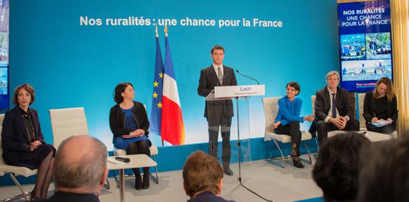 Manuel Valls annonce des mesures pour la ruralité